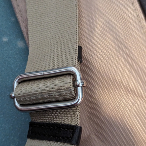 Baggallini Mosey crossbody hobo bag, tan with peach lining - Picture 10 of 13